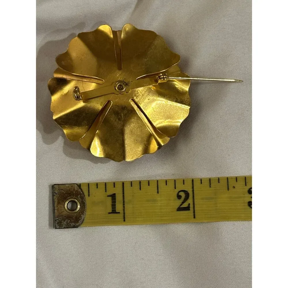Vintage Gold Toned Flower Brooch with Faux Pearl, Carnation, Rose Design Large - Picture 5 of 6